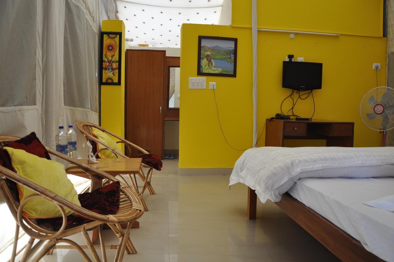 Tatva Bir Tents And Hotel Kangar Exterior foto