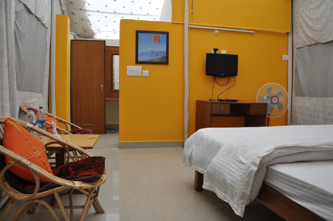 Tatva Bir Tents And Hotel Kangar Exterior foto